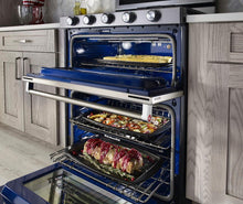 Charger l'image dans la galerie, KitchenAid - 6.7 Cu. Ft. Self-Cleaning Freestanding Double Oven Electric Convection Range