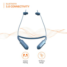 Laai prent in Gallery-kyker, Amazon Basics Bluetooth 5.0-nekband met tot 30 uur speeltyd, magnetiese oordopjes, stemassistent, dubbele paring en IPX6-gegradeerde, blou