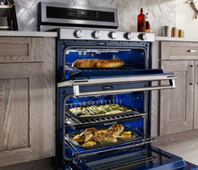 Charger l'image dans la galerie, KitchenAid - 6.7 Cu. Ft. Self-Cleaning Freestanding Double Oven Electric Convection Range