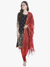 Laai prent in Gallery-kyker, Sequin geborduurde Kurta &amp; Dupatta-stel
